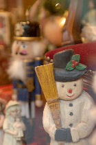 雪ダルマ人形の画像